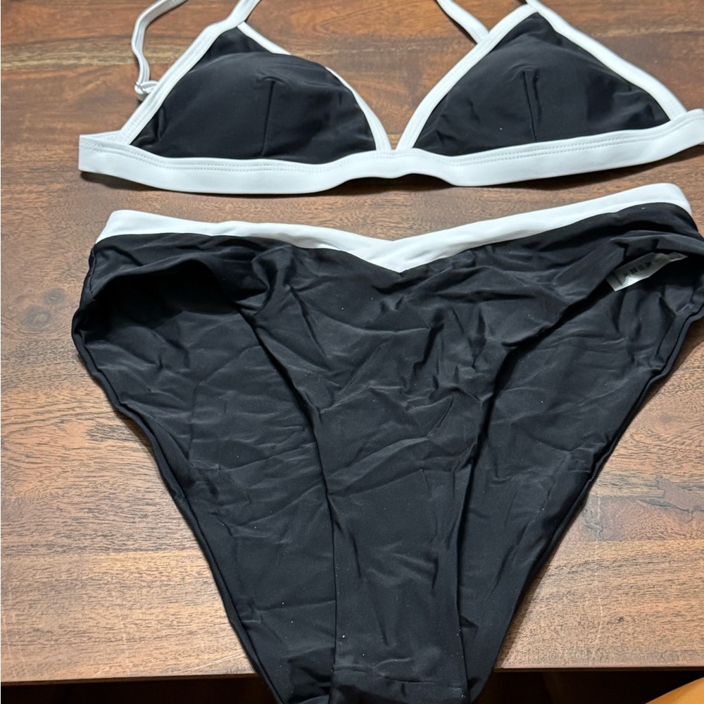 Black and White Triangle Bikini Set - Women's Swim - Size M - NWT
